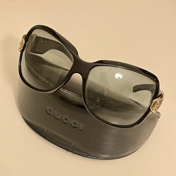 Gucci Oversized Sunglasses - Picture 1 of 6